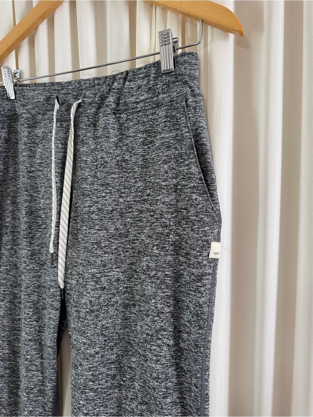 Vuori Performance Jogger DreamKnit Heather Gray Sz Small Activewear Hiking - Picture 3 of 5